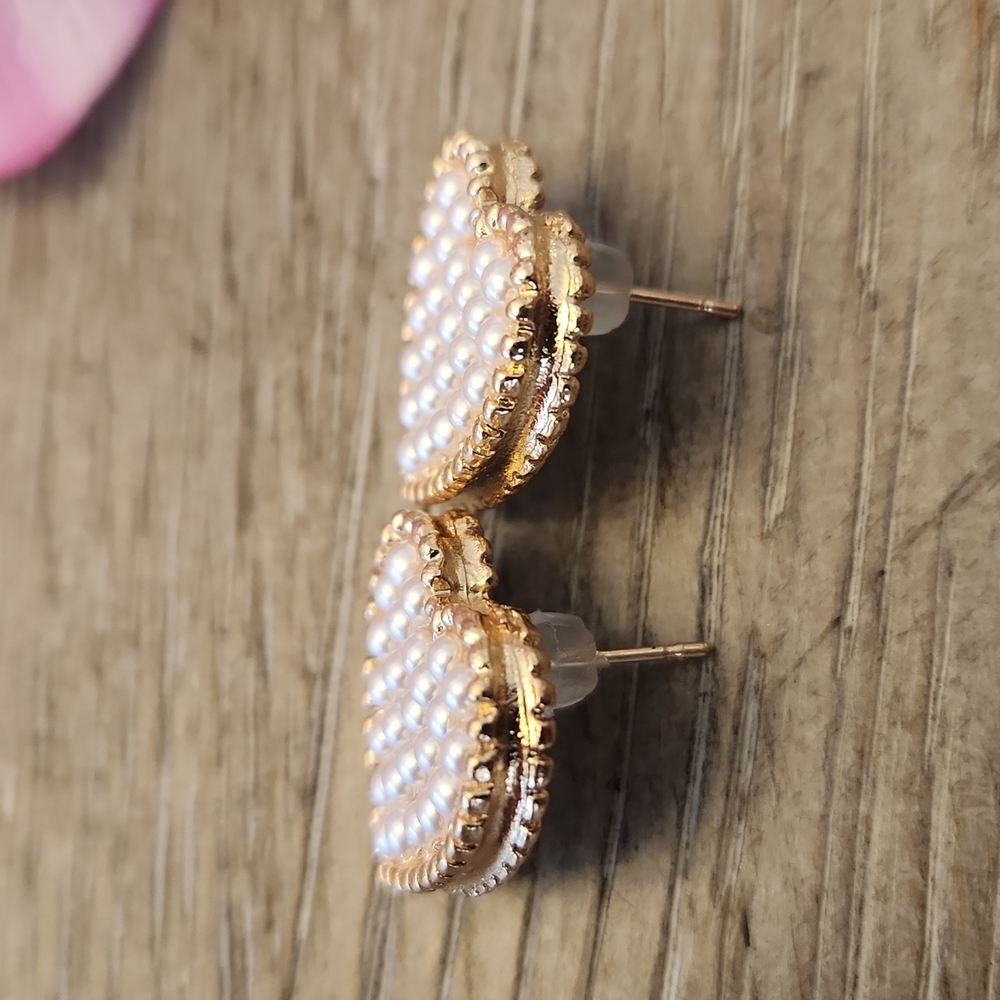 💟 NWT FASHION EARRINGS HEART SHAPED GOLD TONE💟 - Picture 5 of 5